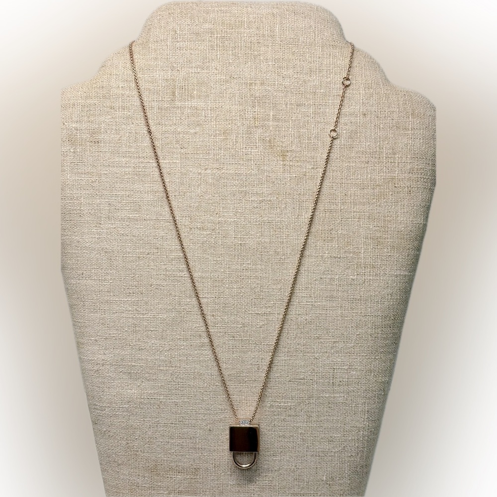 🌟Stella & Dot KEEP-It Lock Necklace🌟